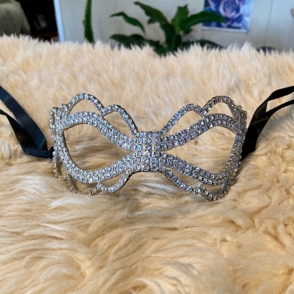 Crystal Mask